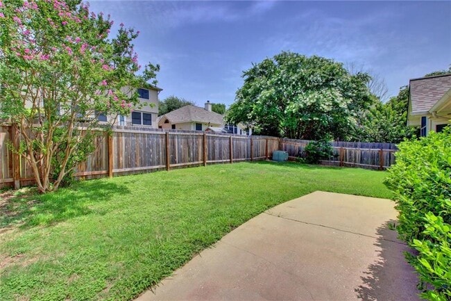 Building Photo - 3614 Bird House Dr