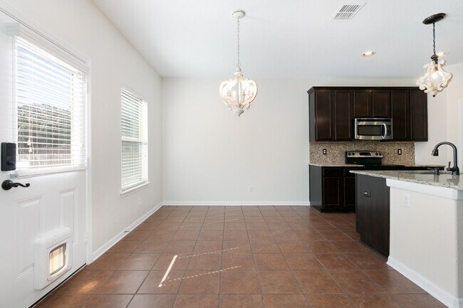 Building Photo - Helotes~Beautiful Laurel Canyon Subdivisio...
