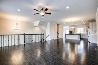 Building Photo - 827 Stone Ridge Ln NE