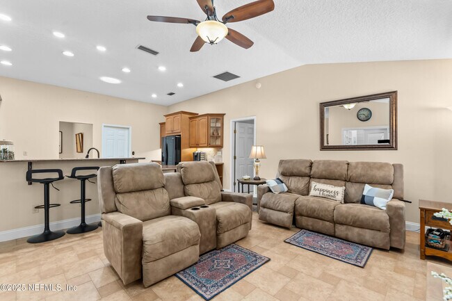 Building Photo - 6656 Rivercrest Dr
