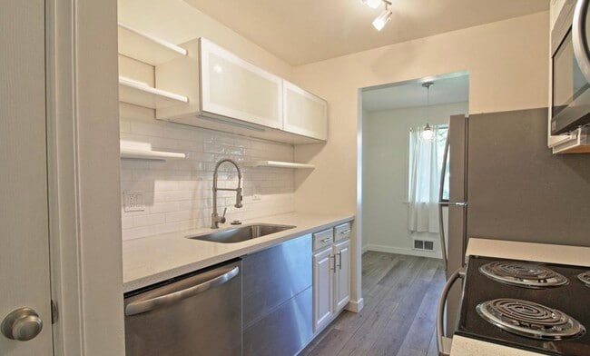 Building Photo - 12230 SE 60th St