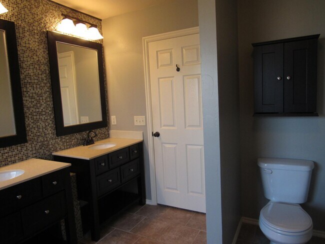 Building Photo - 17516 Black Hawk Dr