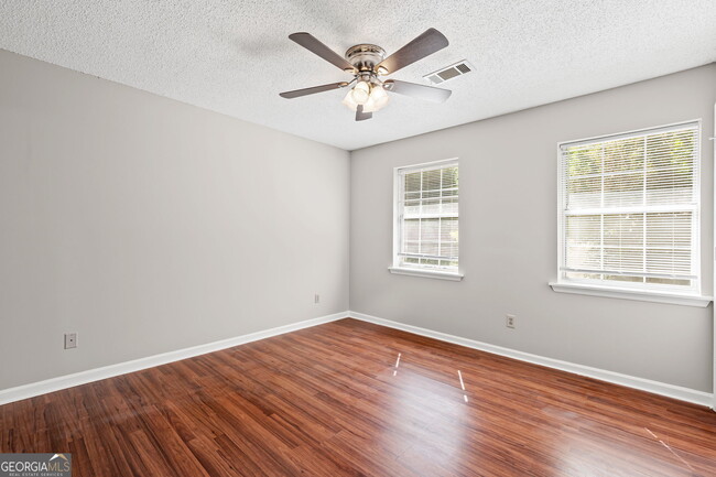 Building Photo - 5313 Waverly Trce