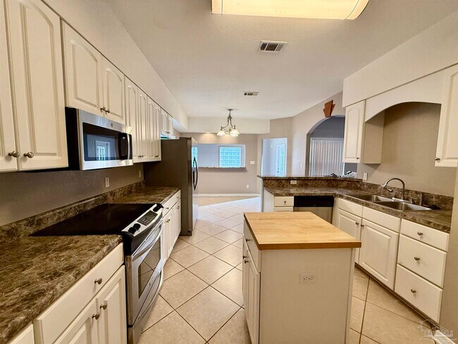 Building Photo - 1265 Mazurek Blvd
