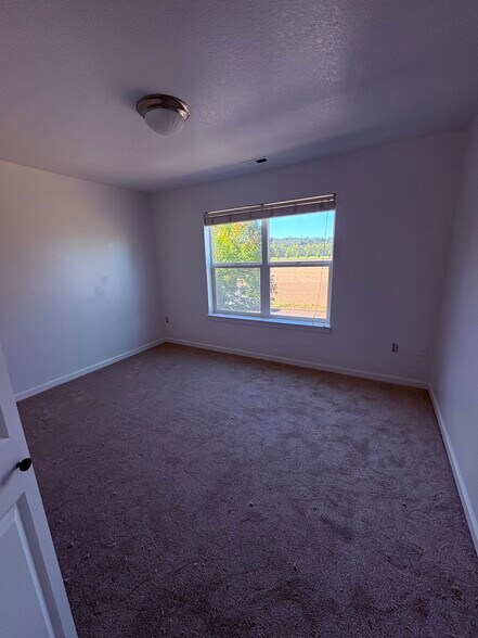 2nd bedroom - 2066 NW Yohn Ranch Drive