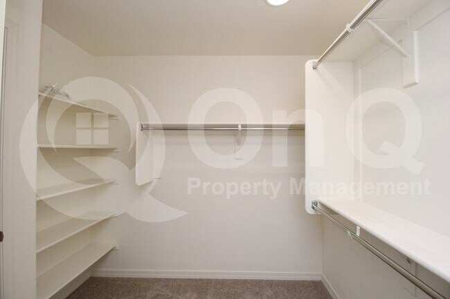 Building Photo - 1647 S 83rd Pl