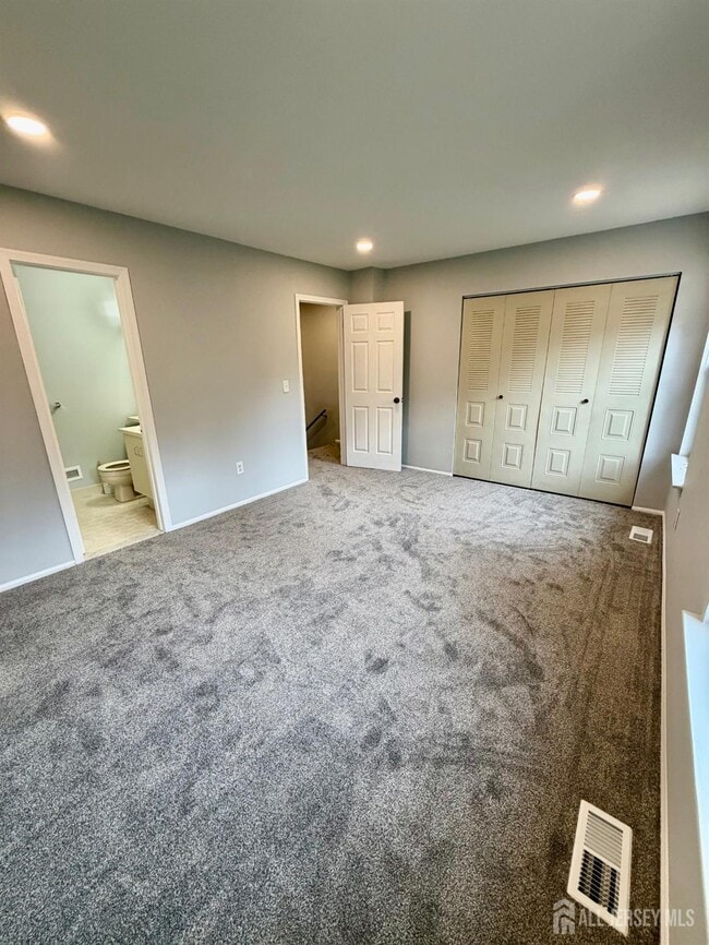 Building Photo - 289 Bromley Pl