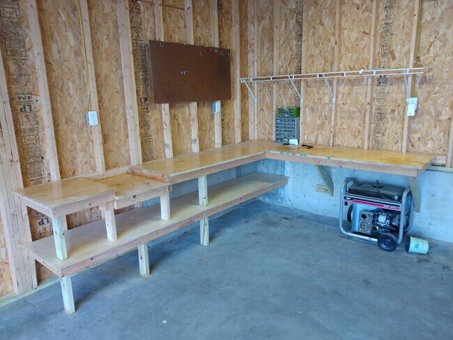 Building Photo - 1111 Clifton St NE