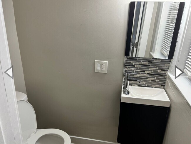 Building Photo - 1500 48th Ct