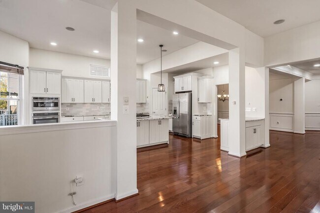 Building Photo - 41980 Ural Dr