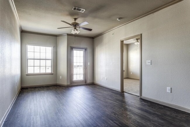 Primary Photo - 2120 Stephens Pl