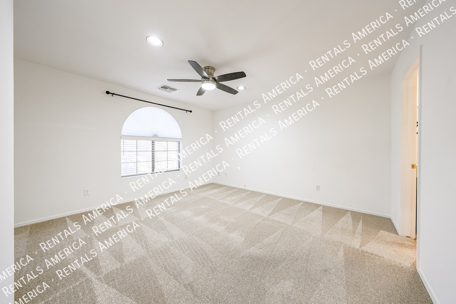 Building Photo - 13041 W Mauna Loa Ln