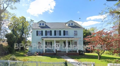 Building Photo - 100 E Lee St