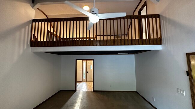 Building Photo - 14214 White Horse Ct