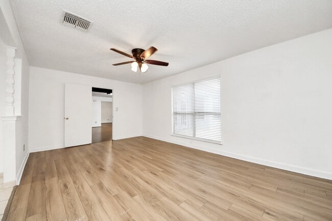 Building Photo - 6230 Grandvale Dr
