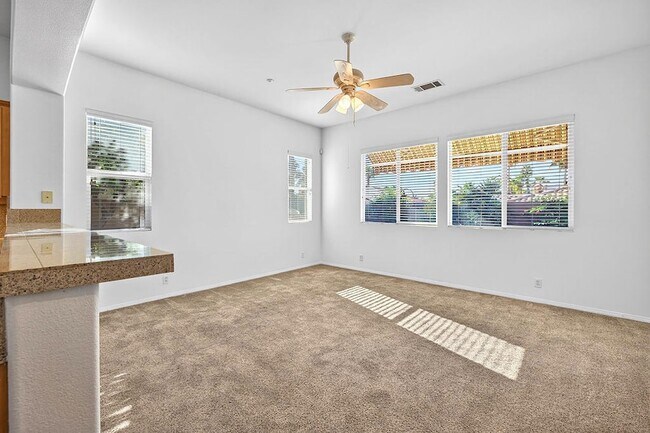 Building Photo - 41 Vista Mirage Way