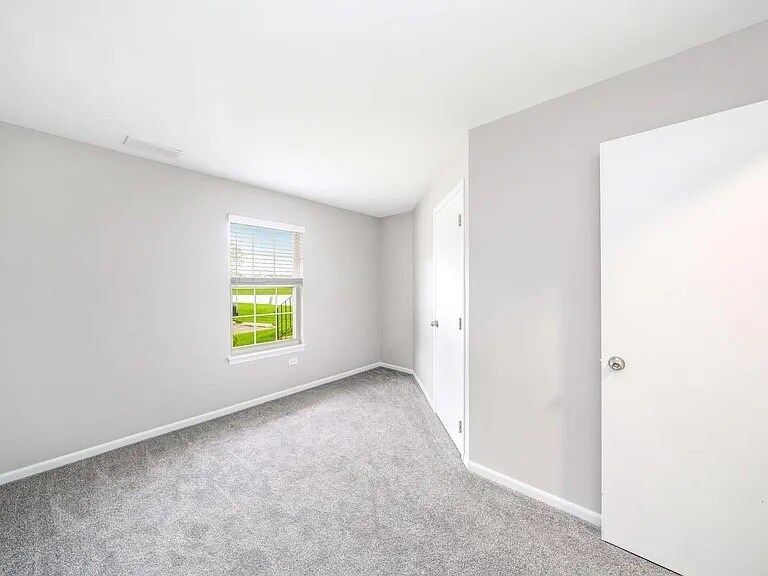 Building Photo - 13843 S Cambridge Cir