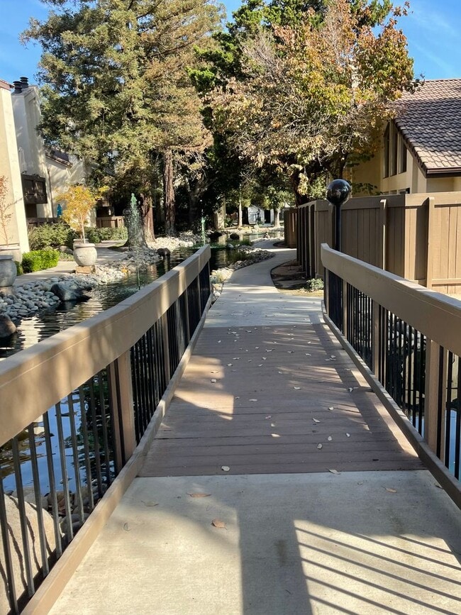 Building Photo - Studio Condo in the most desired gated com...