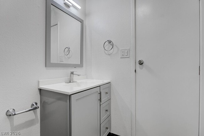 Building Photo - 5396 S Swenson St