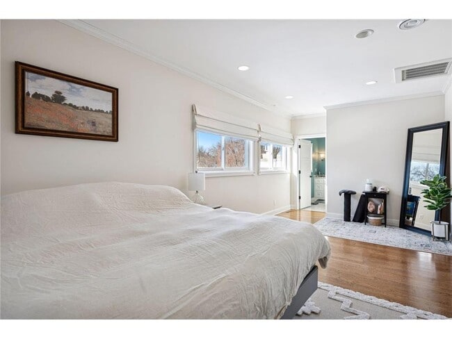 Building Photo - 5 Cooper Ave