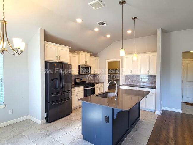 Building Photo - 18641 Cantar Dr