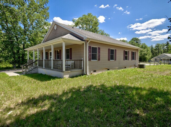 Building Photo - 756 Lakehurst Rd
