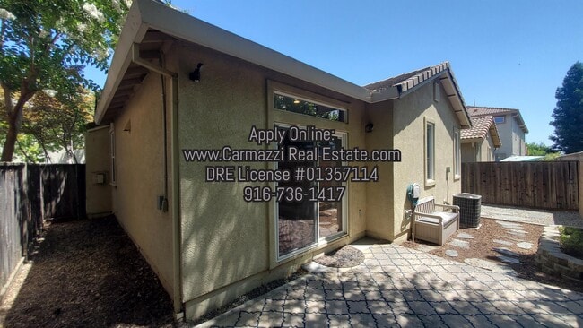 Building Photo - 139 Dragonfly Cir