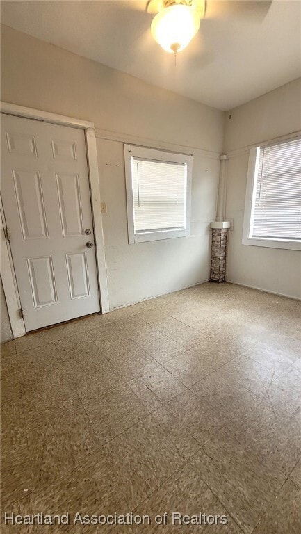 Building Photo - 414 S Delaney Ave