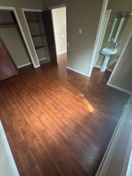 Building Photo - 33 Bushnell Ave