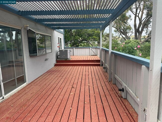 Building Photo - 585 Mt Dell Dr