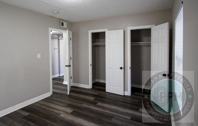 Building Photo - 3309 S 32nd Ave