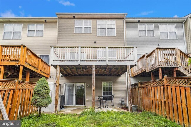 Building Photo - 152 Fieldstone Ct