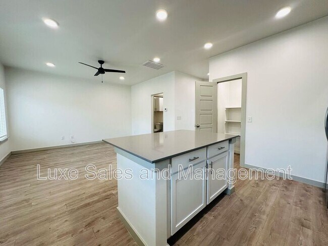 Building Photo - 7907 NW 135th Terrace