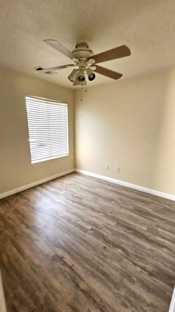 Building Photo - Newly Updated Home in SW Bakersfield