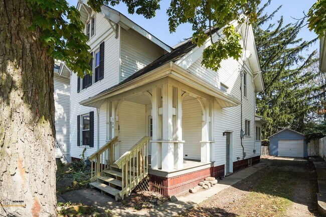 Building Photo - Spacious 3 Bed, 2 Bath in Newark - Move-In...