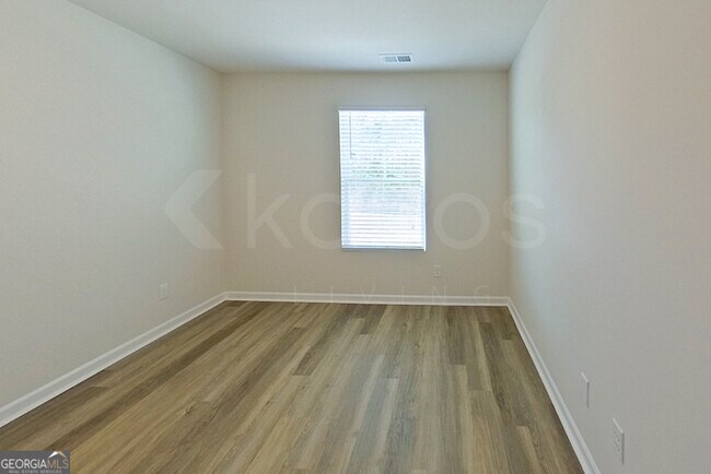 Building Photo - 127 Overstreet Way