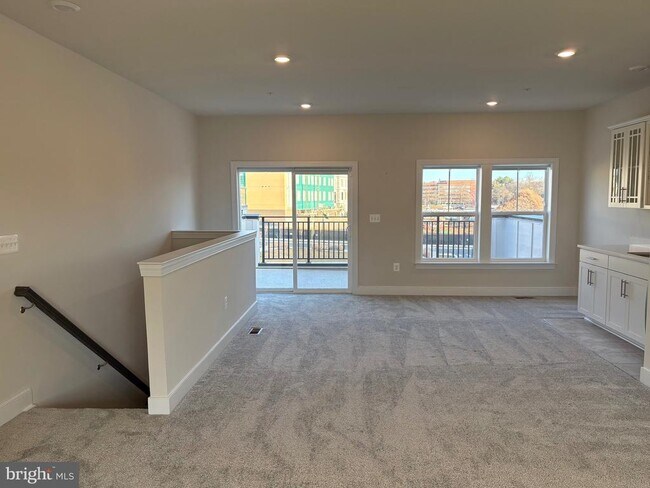 Building Photo - 139 Rubens Dr