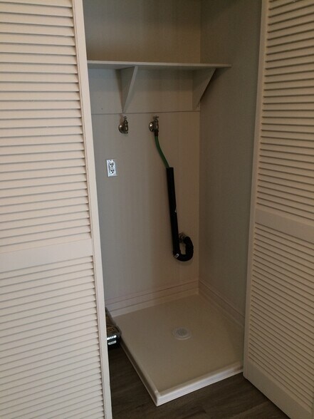 Building Photo - 2251 S 3500 W