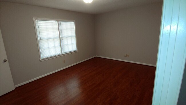 Building Photo - Nice 3 bedroom 2 bath Home in Northwood Lake