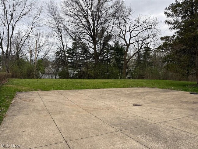 Building Photo - 22350 S Woodland Rd