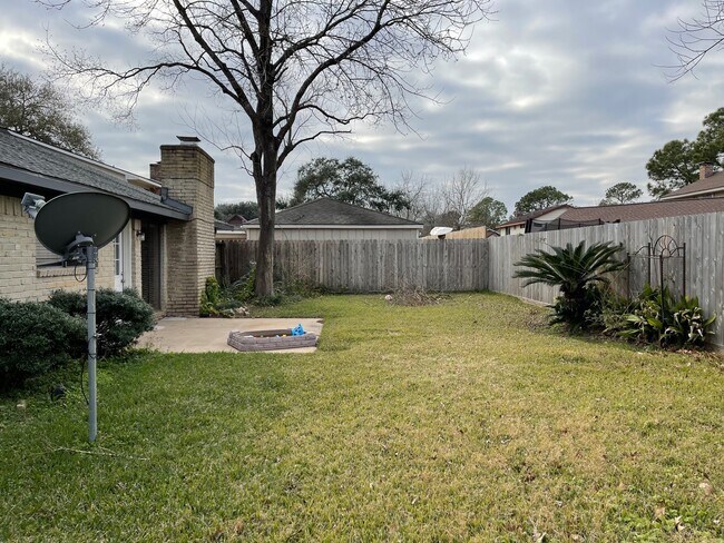 Building Photo - 21318 Park Brook Dr