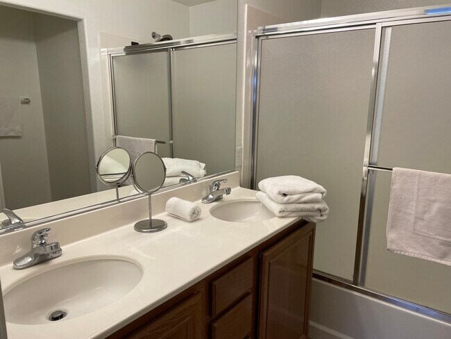 Master Bathroom - 3912 Sweet Pine St