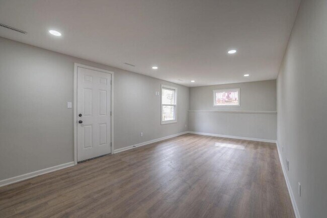 Building Photo - 10530 W 92nd Pl