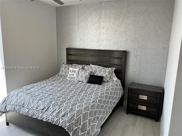 Building Photo - 2525 SW 3rd Ave