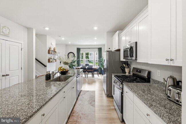 Building Photo - 6815 Winterhill Ln