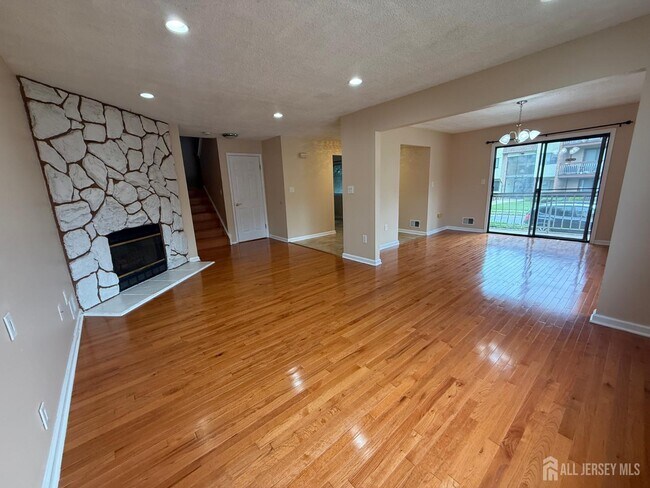 Building Photo - 1302 Edison Glen Terrace