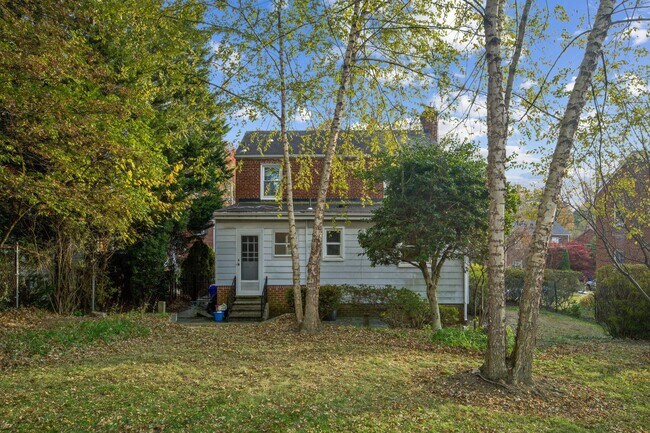 Building Photo - 2711 Elnora St