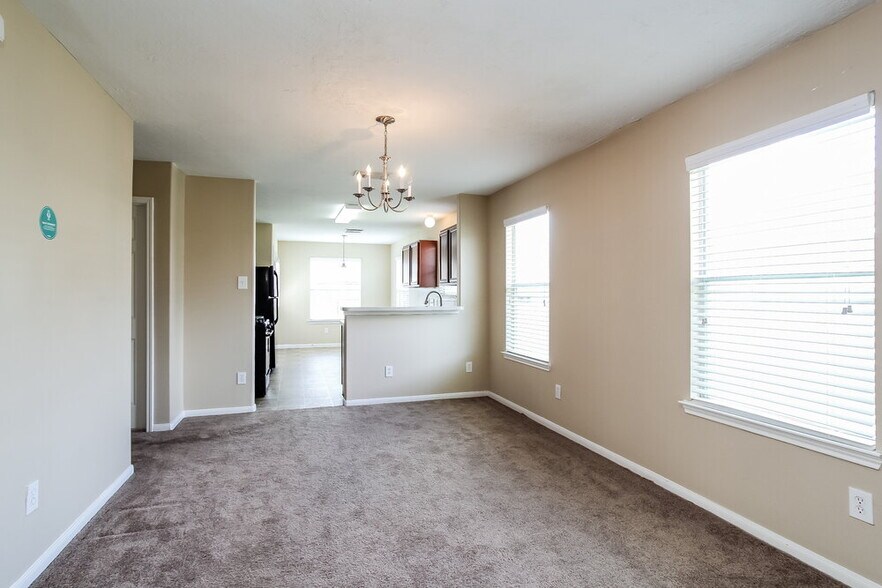 Building Photo - 14210 Noahs Landing Ln