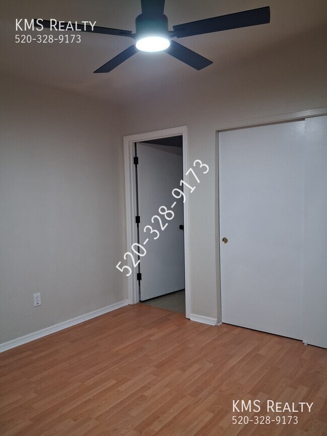 Building Photo - 2867 N Tolman Dr