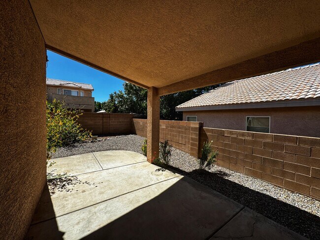 Building Photo - 7152 Elk Creek Rd NE